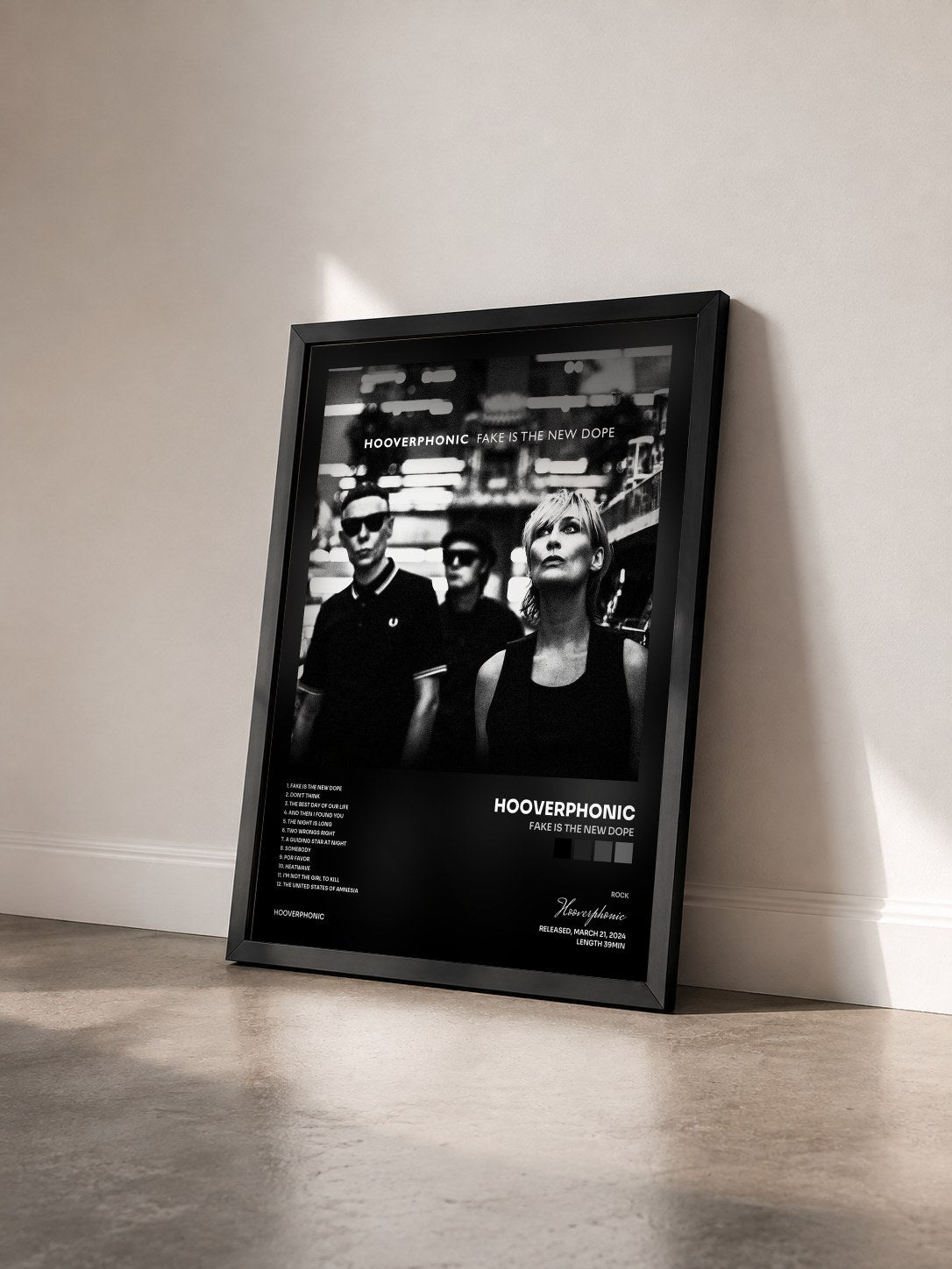 #noir Tableau de l'album Fake Is The New Dope de Hooverphonic vu de trois quarts, cadre noir