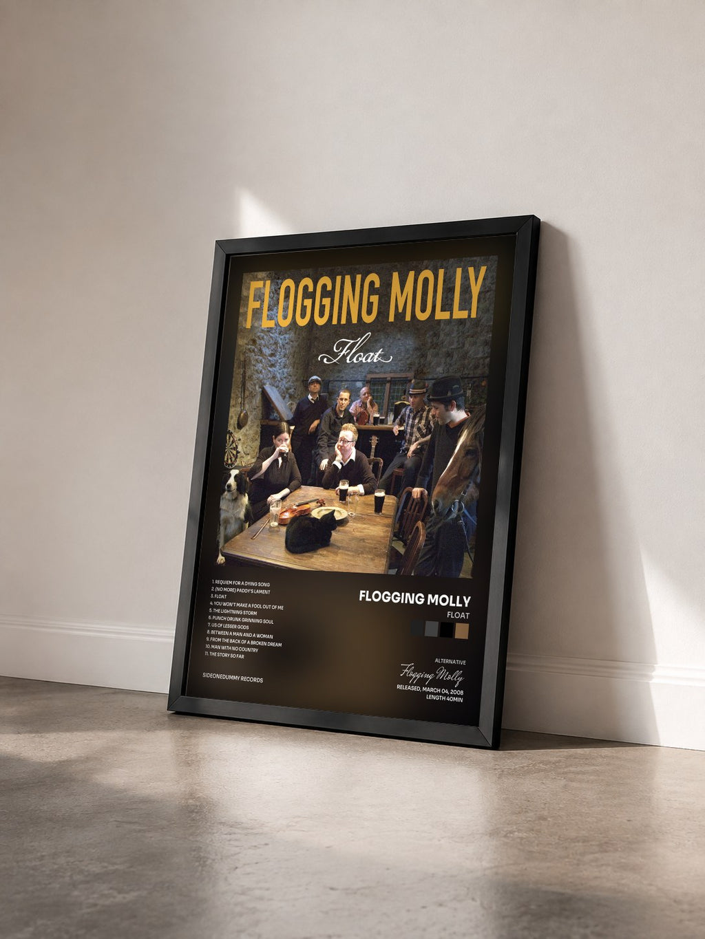 #noir Tableau de l'album Float de Flogging Molly vu de trois quarts, cadre noir