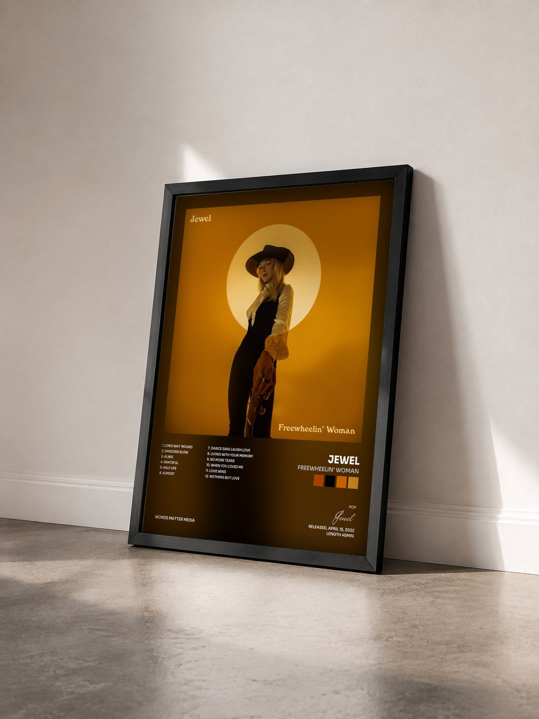 #noir Tableau de l'album Freewheelin' Woman de Jewel vu de trois quarts, cadre noir