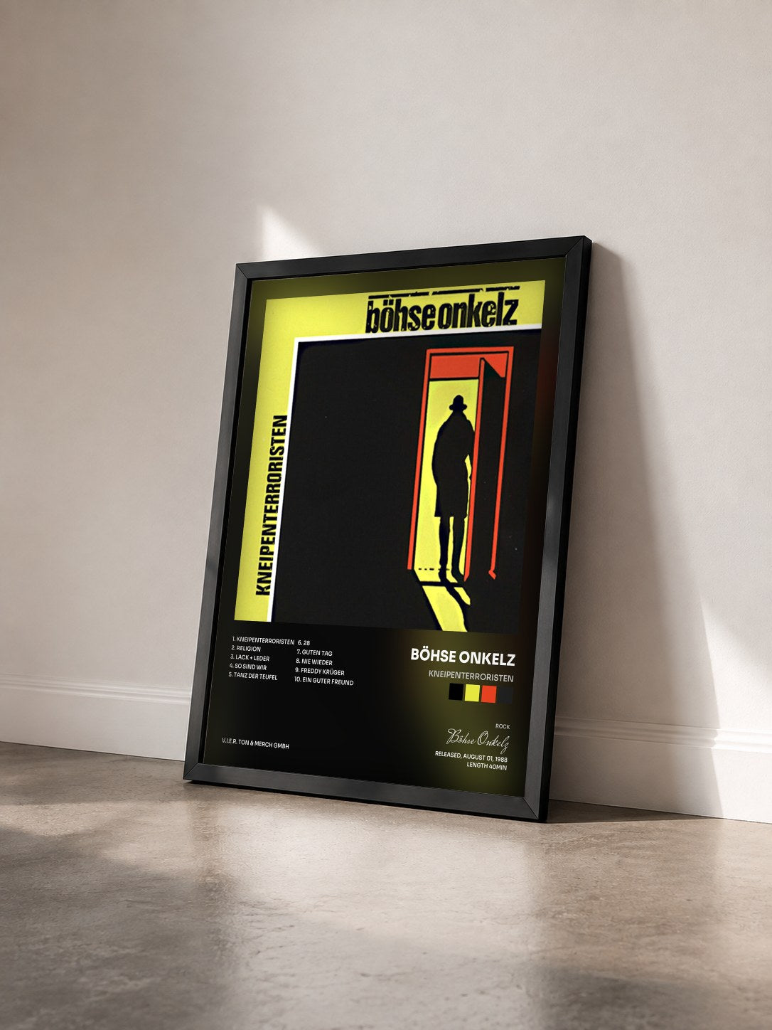 #noir Tableau de l'album Kneipenterroristen de Böhse Onkelz vu de trois quarts, cadre noir
