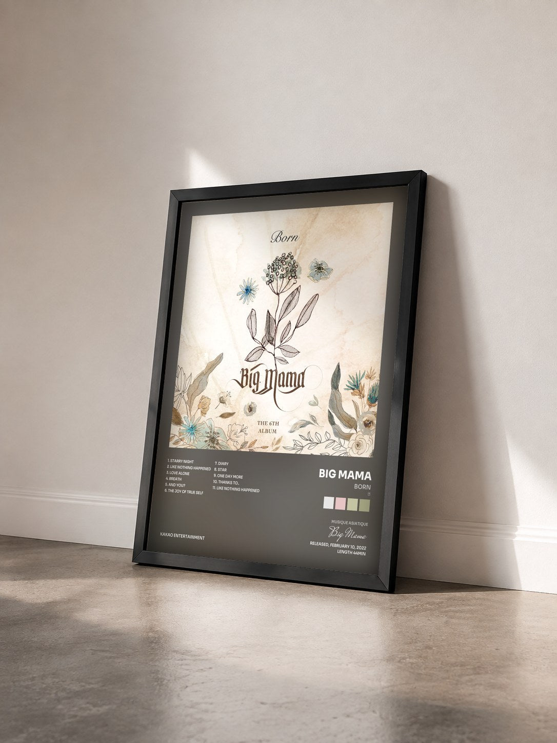 #noir Tableau de l'album Born (本) de Big Mama vu de trois quarts, cadre noir