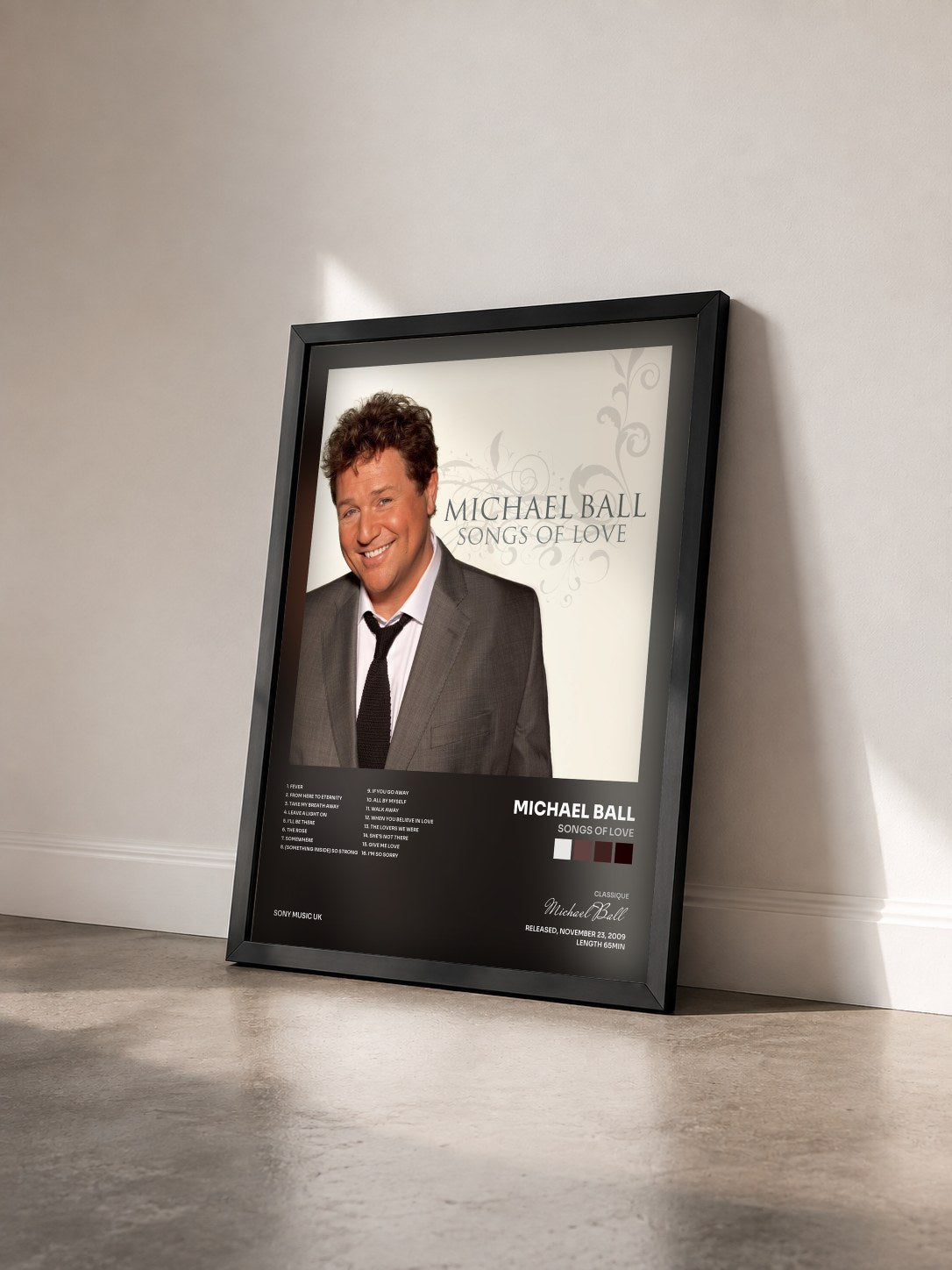 #noir Tableau de l'album Songs Of Love de Michael Ball vu de trois quarts, cadre noir