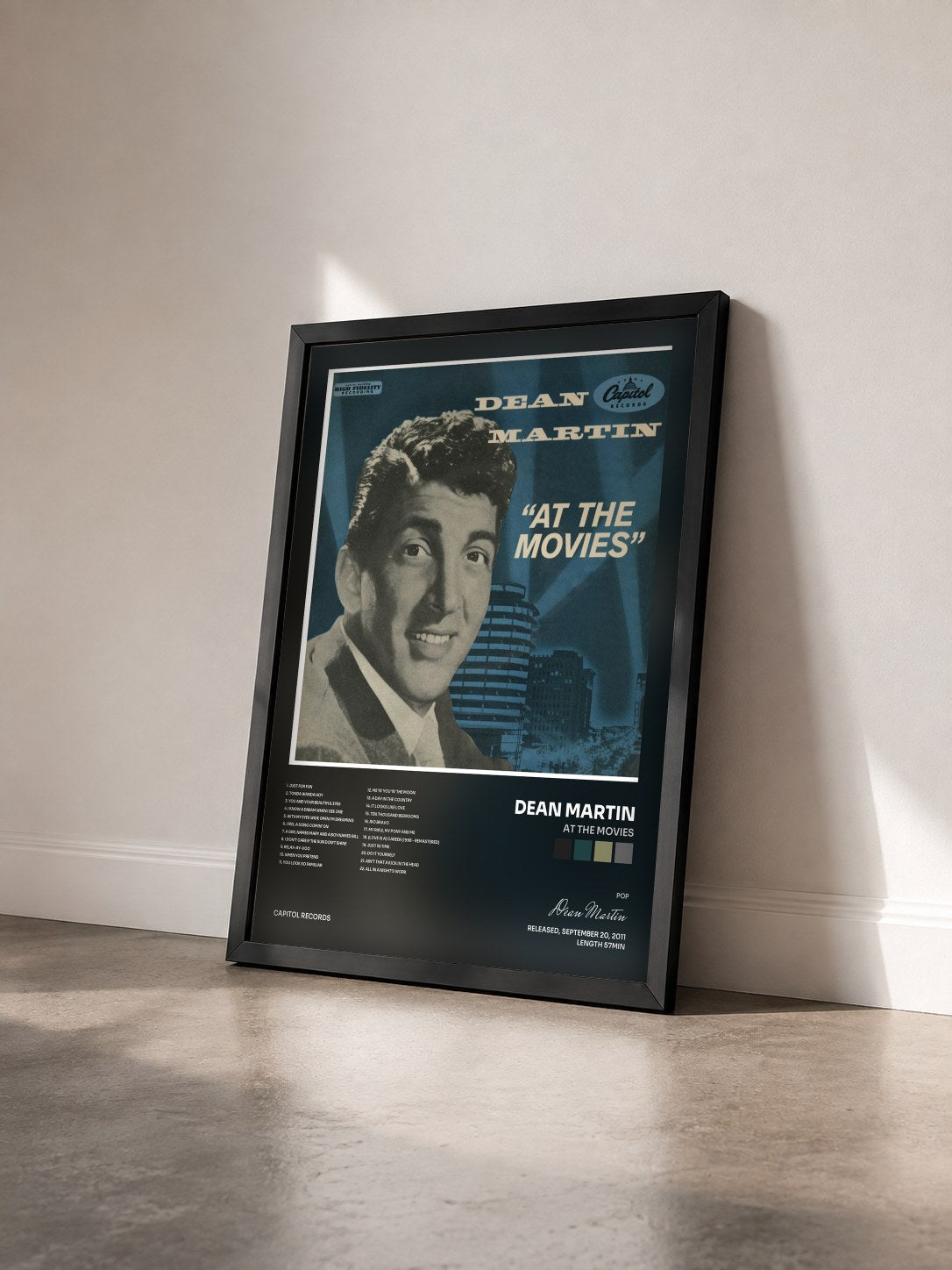 #noir Tableau de l'album At The Movies de Dean Martin vu de trois quarts, cadre noir