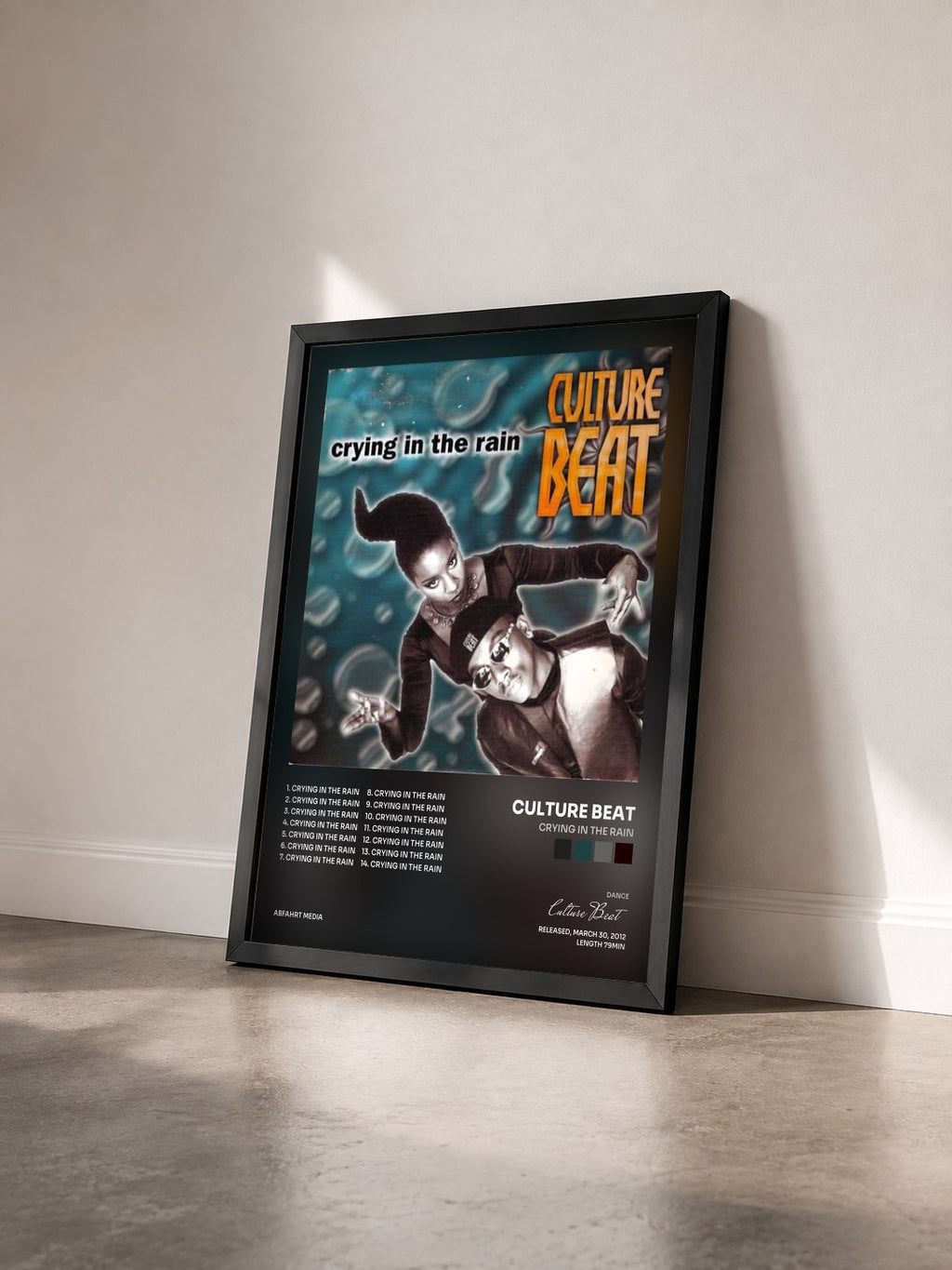 #noir Tableau de l'album Crying in the Rain de Culture Beat vu de trois quarts, cadre noir