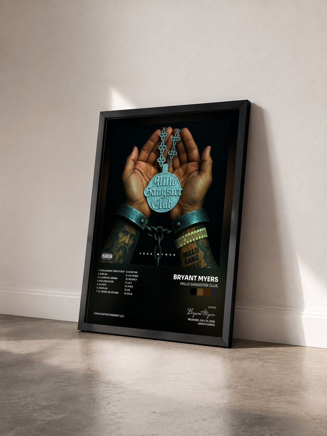 #noir Tableau de l'album Millo Gangster Club de Bryant Myers vu de trois quarts, cadre noir