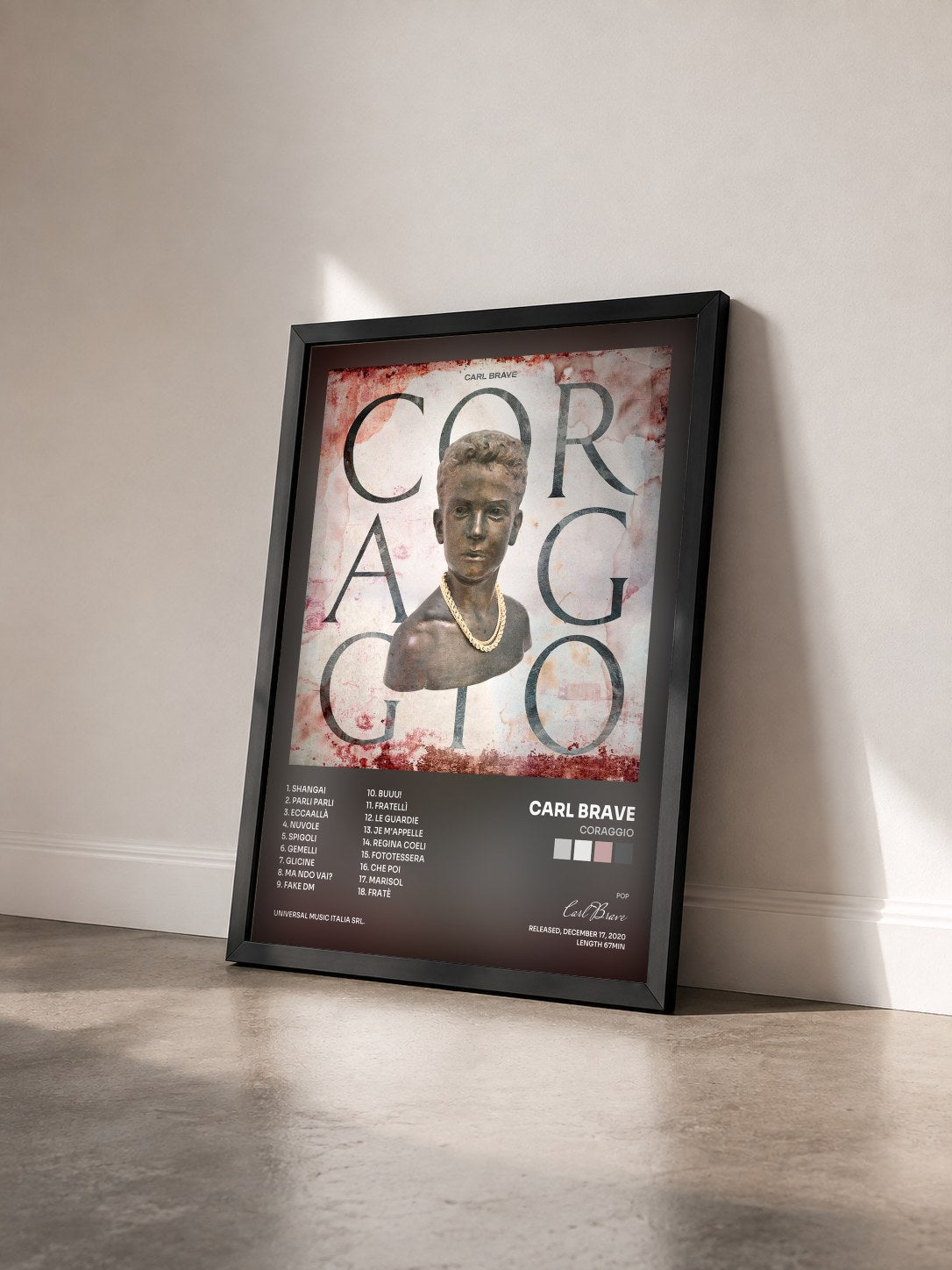 #noir Tableau de l'album Coraggio de Carl Brave vu de trois quarts, cadre noir