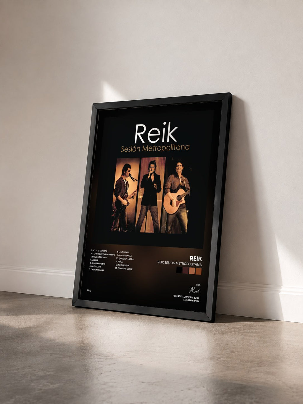 #noir Reik Sesion Metropolitana von Reik als gerahmter Kunstdruck von schräg gesehen, schwarzer Rahmen