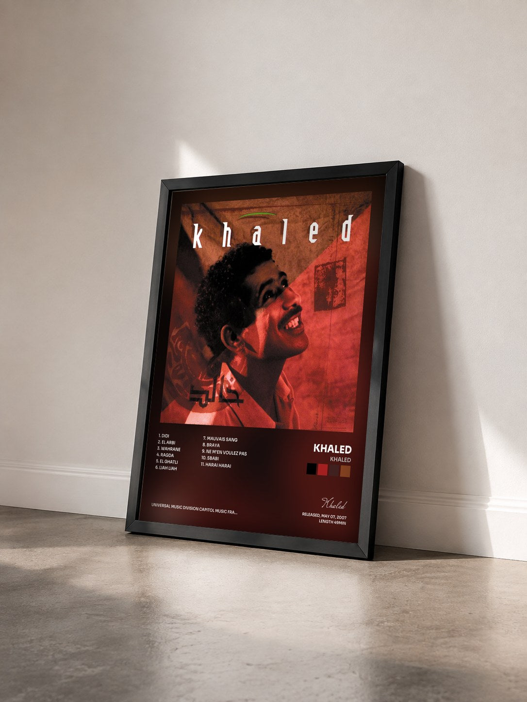 #noir Tableau de l'album Khaled de Khaled vu de trois quarts, cadre noir