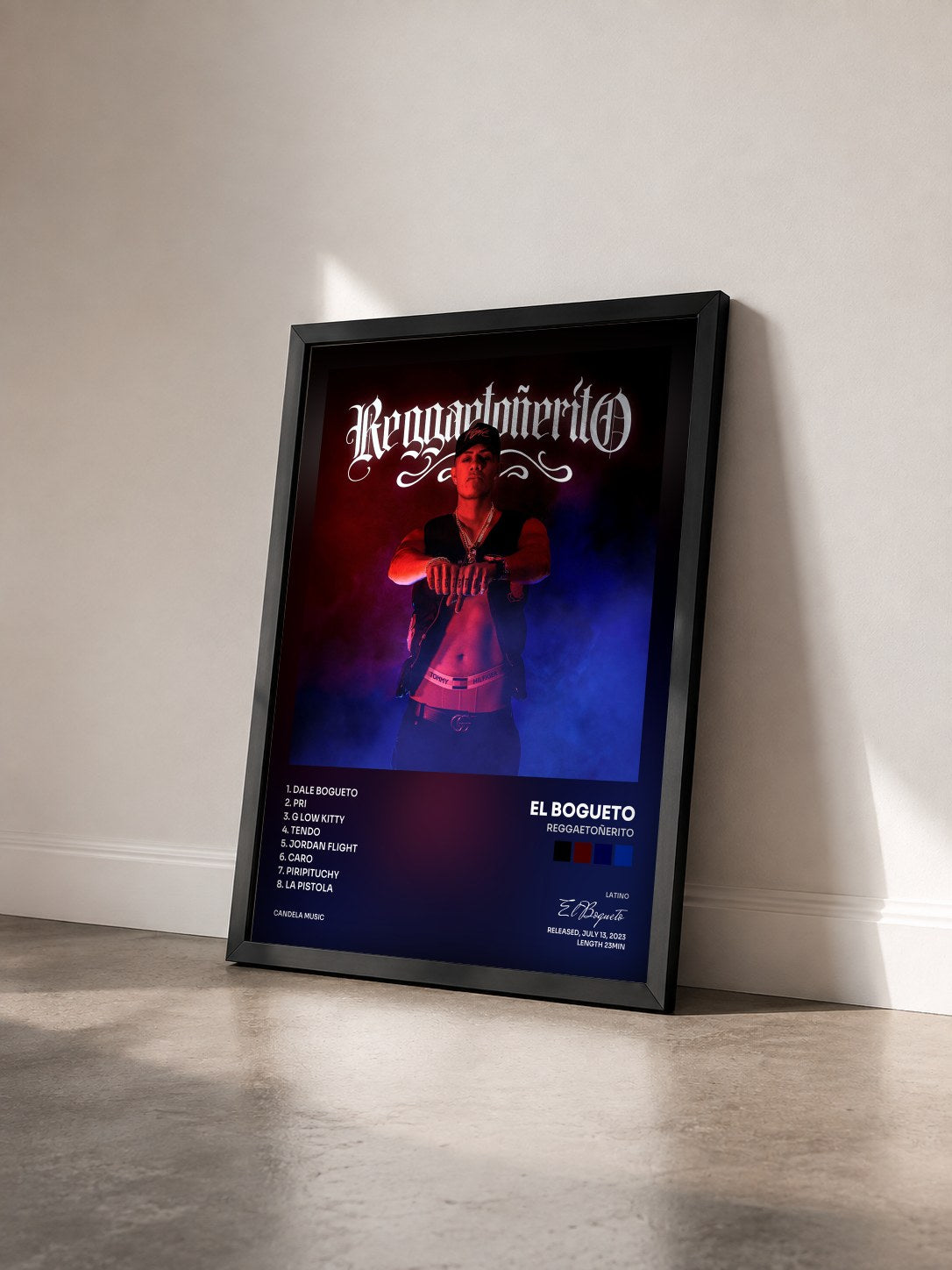 #noir Tableau de l'album Reggaetoñerito de El Bogueto vu de trois quarts, cadre noir