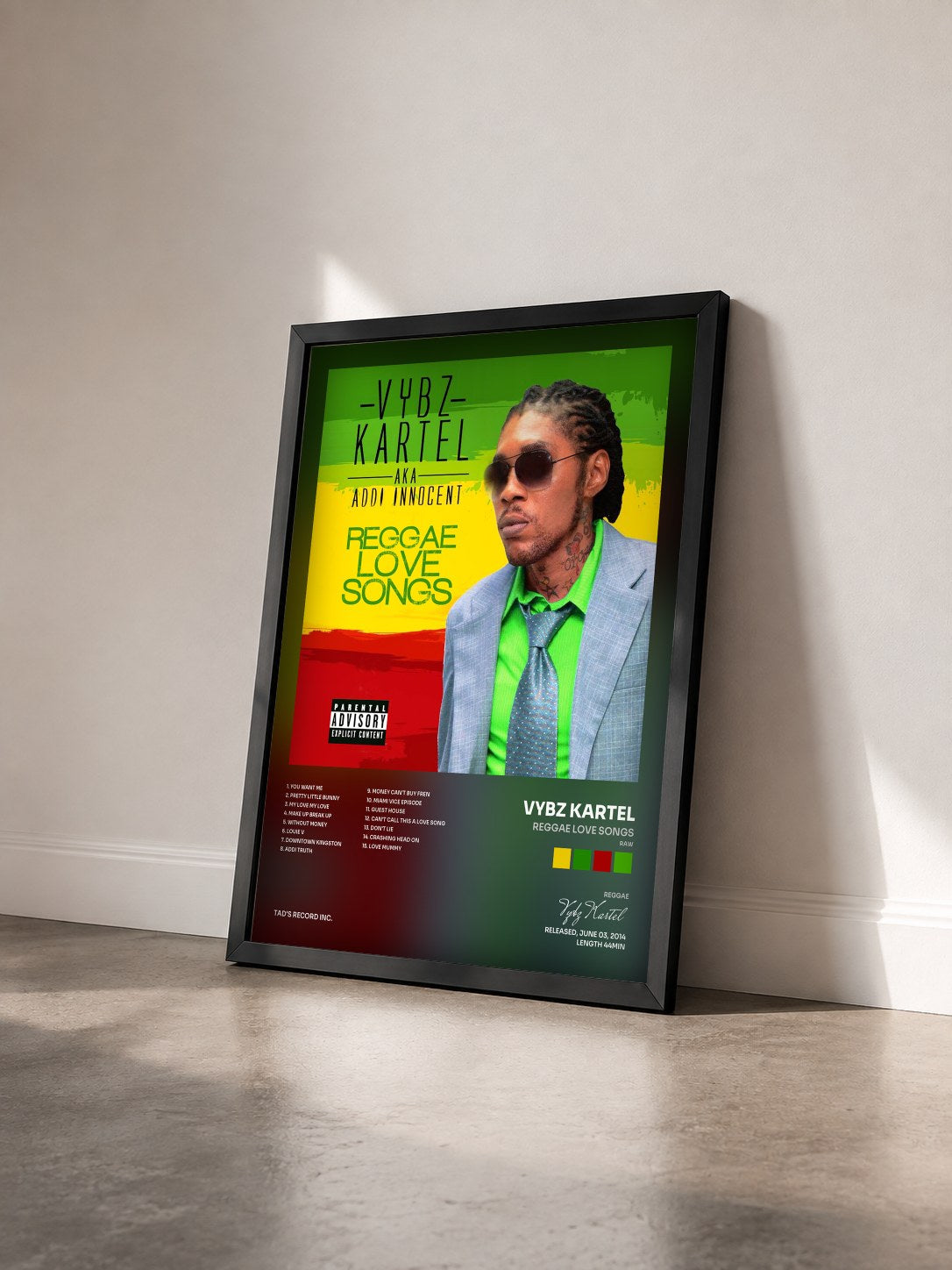 #noir Tableau de l'album Reggae Love Songs (Raw) de Vybz Kartel vu de trois quarts, cadre noir