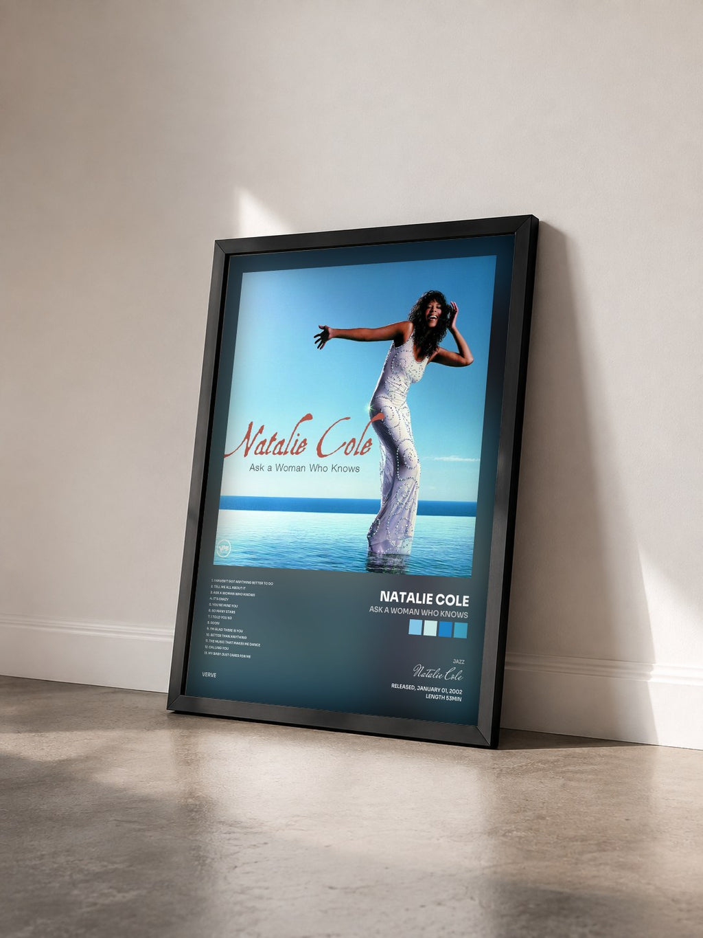 #noir Tableau de l'album Ask A Woman Who Knows de Natalie Cole vu de trois quarts, cadre noir