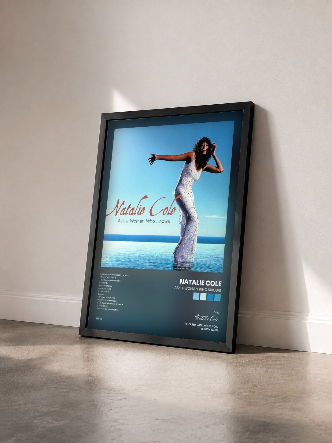 #noir Tableau de l'album Ask A Woman Who Knows de Natalie Cole vu de trois quarts, cadre noir