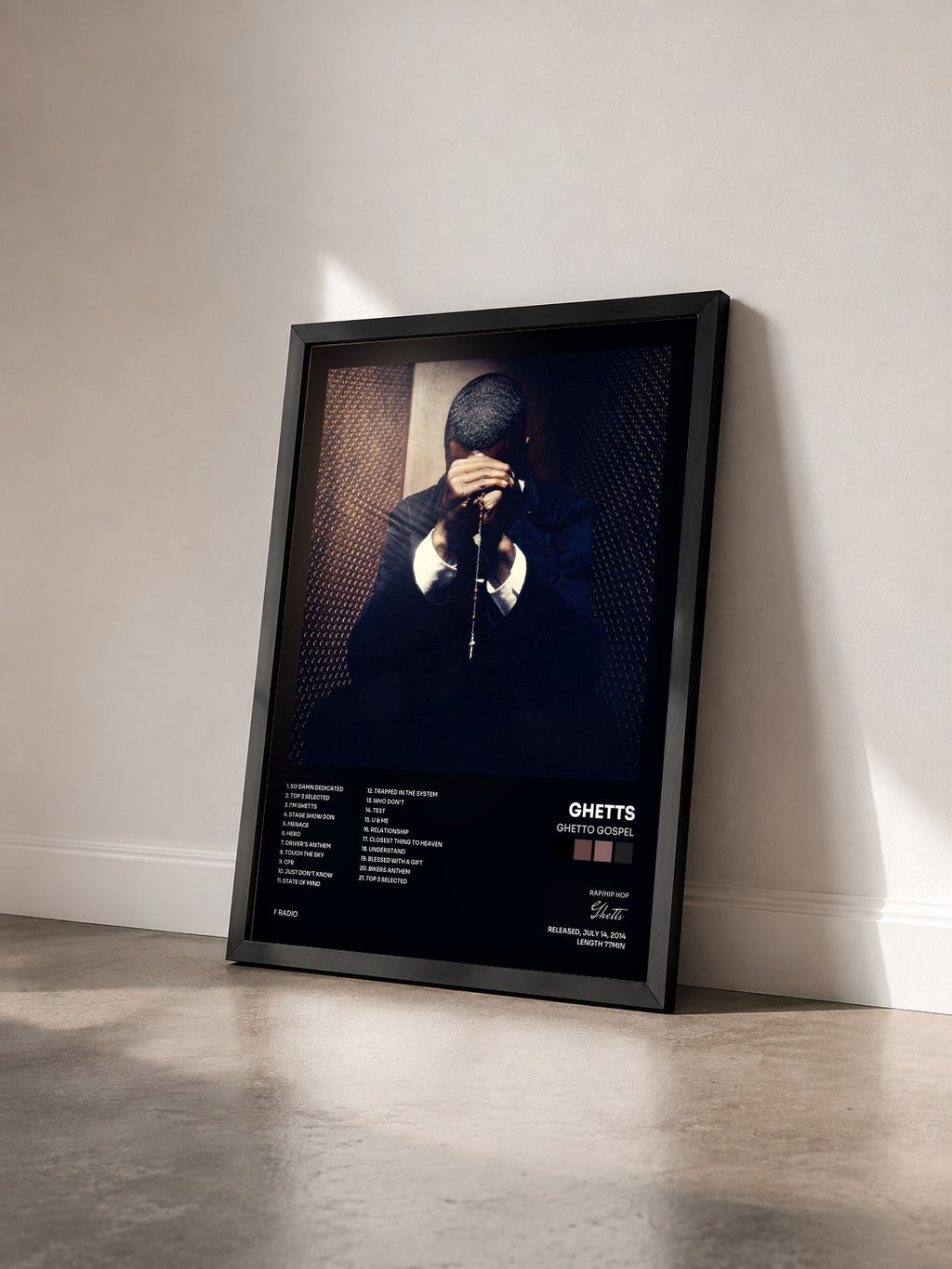 #noir Tableau de l'album Ghetto Gospel de Ghetts vu de trois quarts, cadre noir