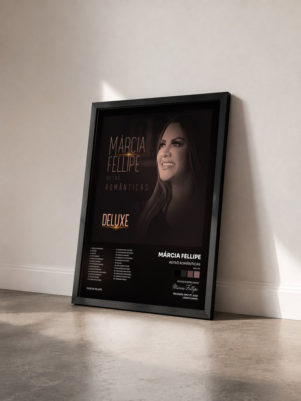 #noir Tableau de l'album Retrô Românticas (DELUXE) de Márcia Fellipe vu de trois quarts, cadre noir