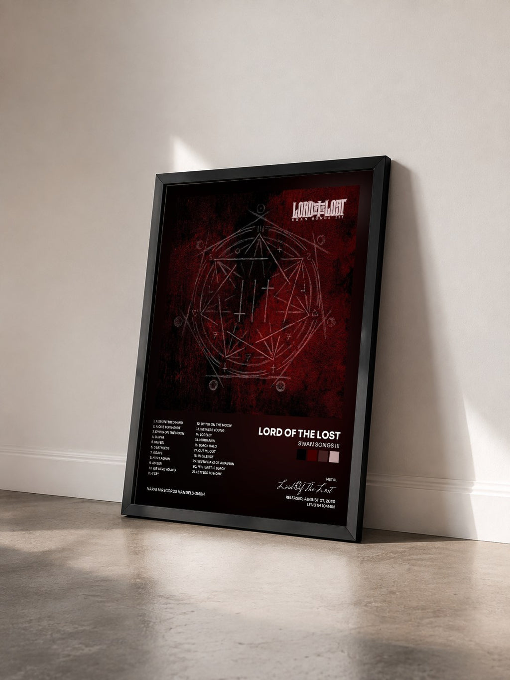 #noir Tableau de l'album Swan Songs III de Lord Of The Lost vu de trois quarts, cadre noir
