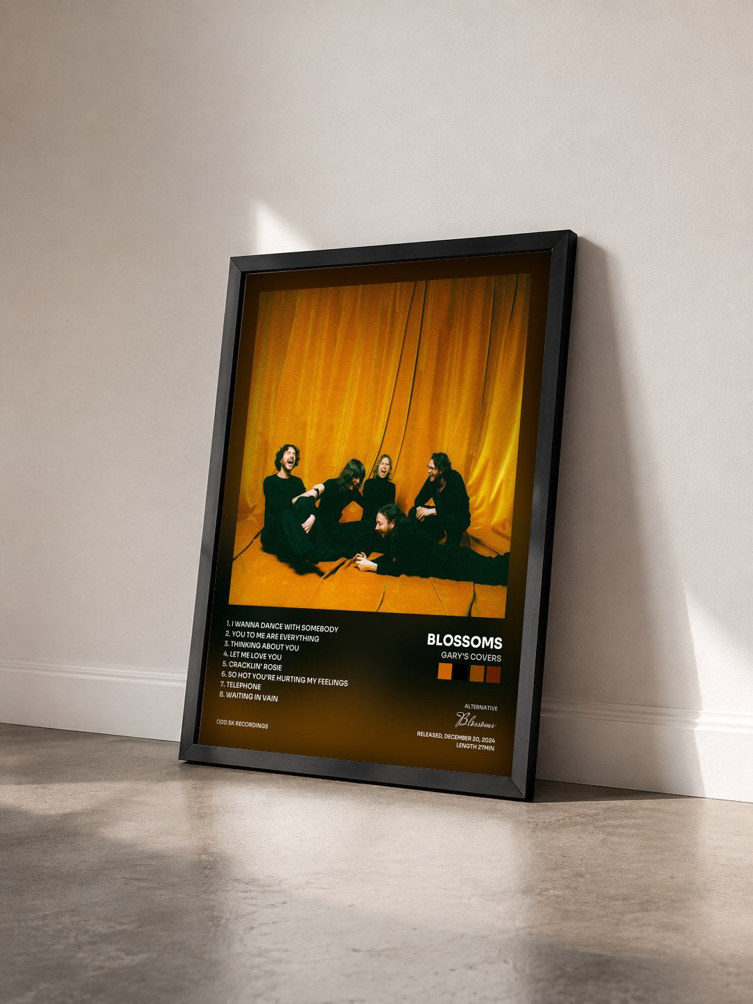 #noir Tableau de l'album Gary's Covers de Blossoms vu de trois quarts, cadre noir