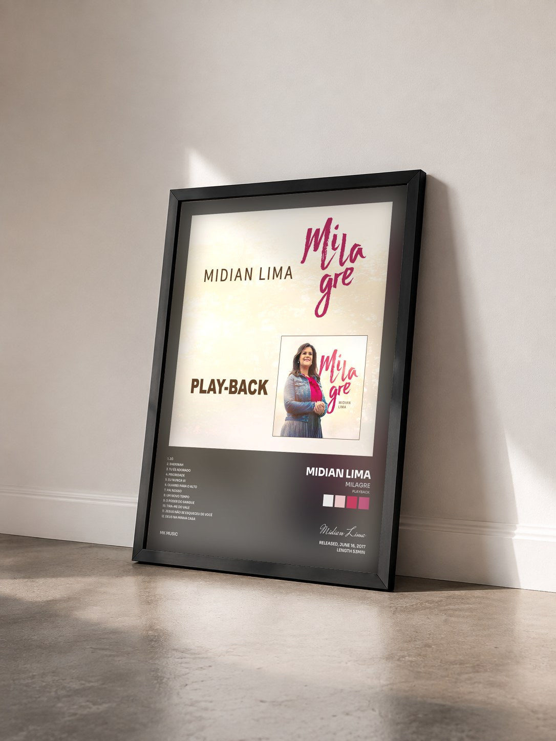 #noir Tableau de l'album Milagre (Playback) de Midian Lima vu de trois quarts, cadre noir