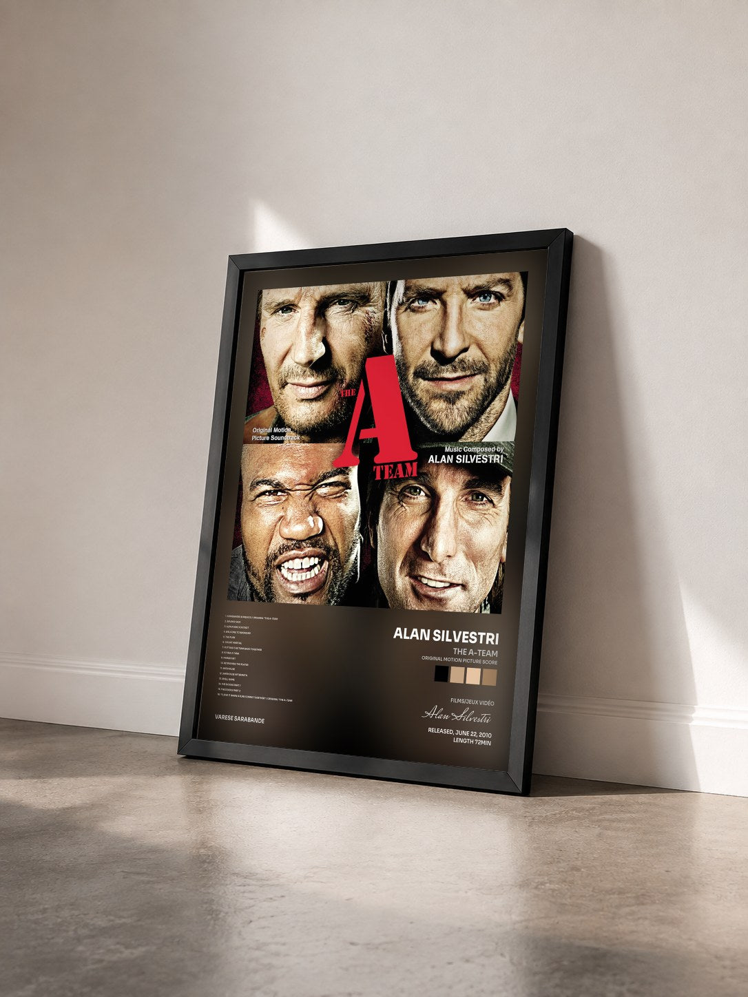 #noir Tableau de l'album The A-Team (Original Motion Picture Score) de Alan Silvestri vu de trois quarts, cadre noir