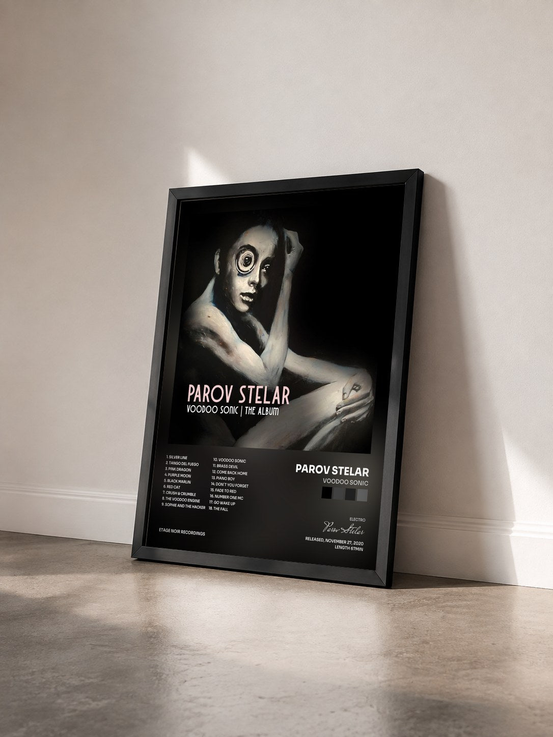 #noir Tableau de l'album Voodoo Sonic de Parov Stelar vu de trois quarts, cadre noir