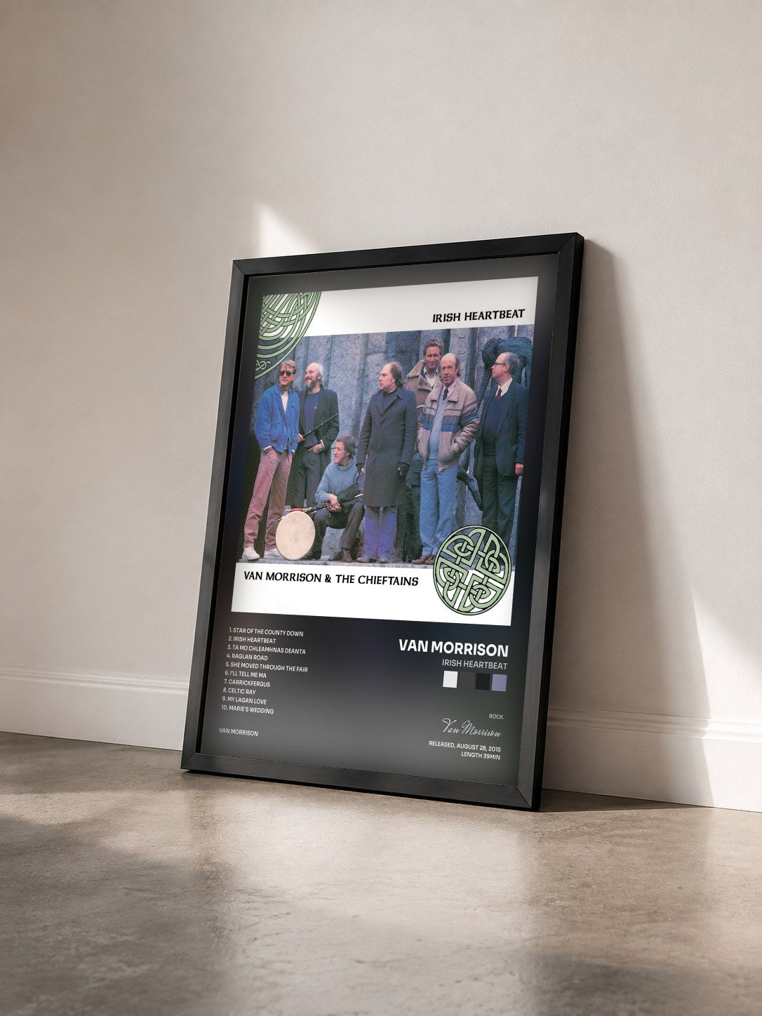 #noir Tableau de l'album Irish Heartbeat de Van Morrison vu de trois quarts, cadre noir