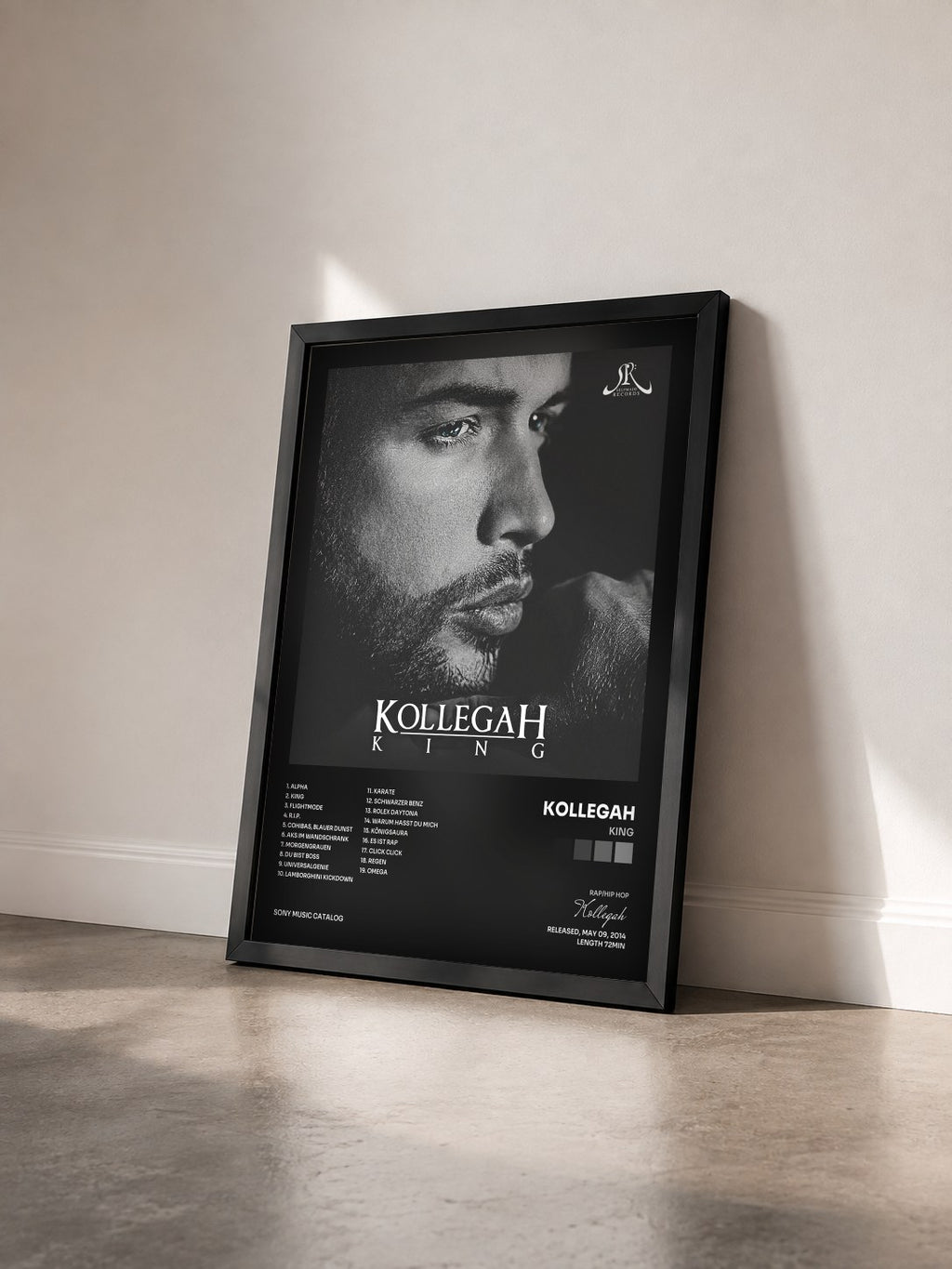 #noir Tableau de l'album King de Kollegah vu de trois quarts, cadre noir