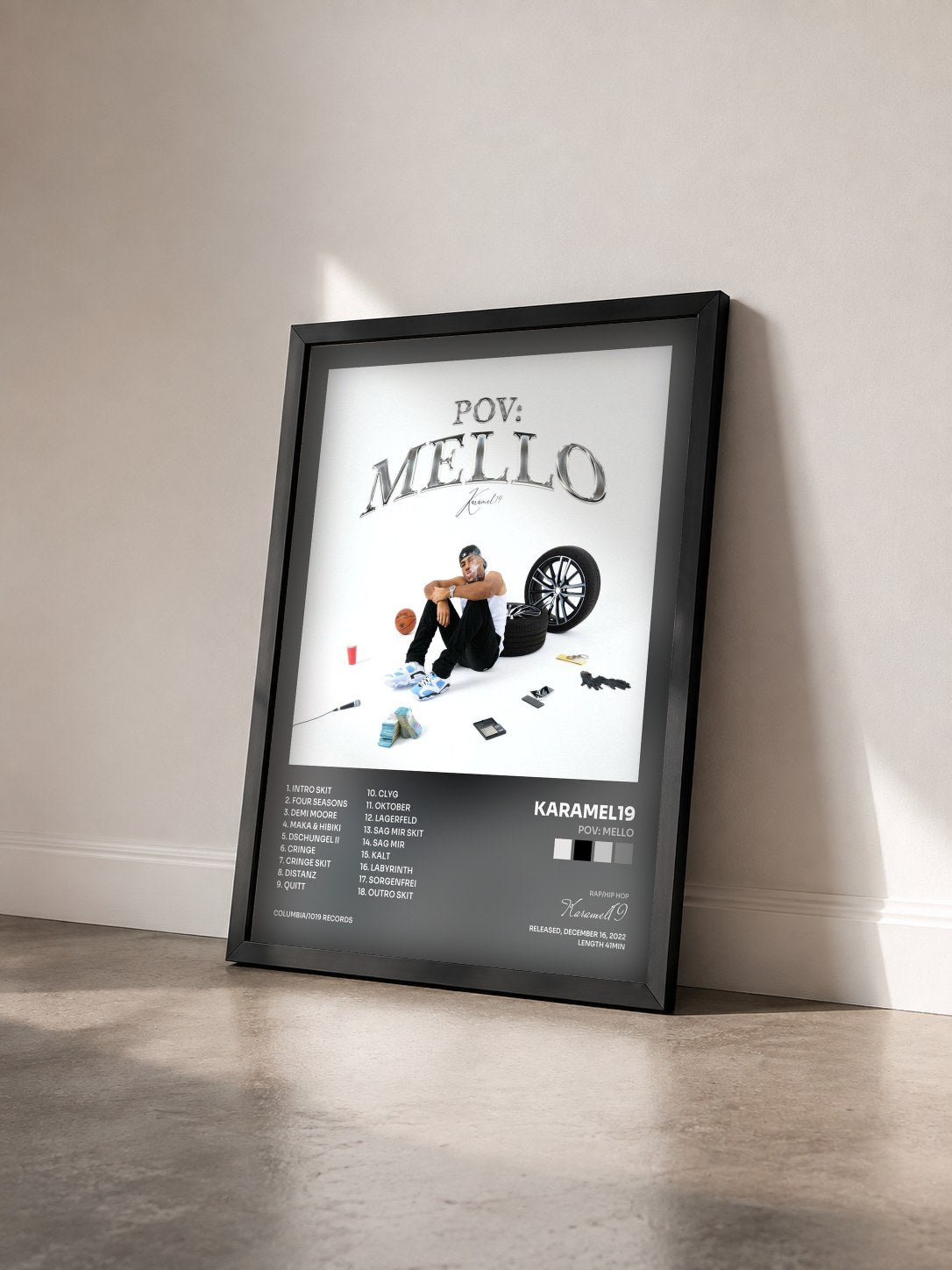 #noir Tableau de l'album POV: Mello de Karamel19 vu de trois quarts, cadre noir