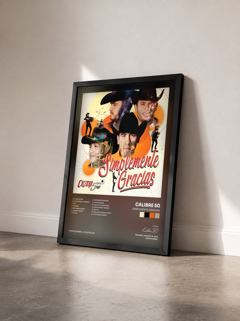 #noir Tableau de l'album Simplemente Gracias de Calibre 50 vu de trois quarts, cadre noir