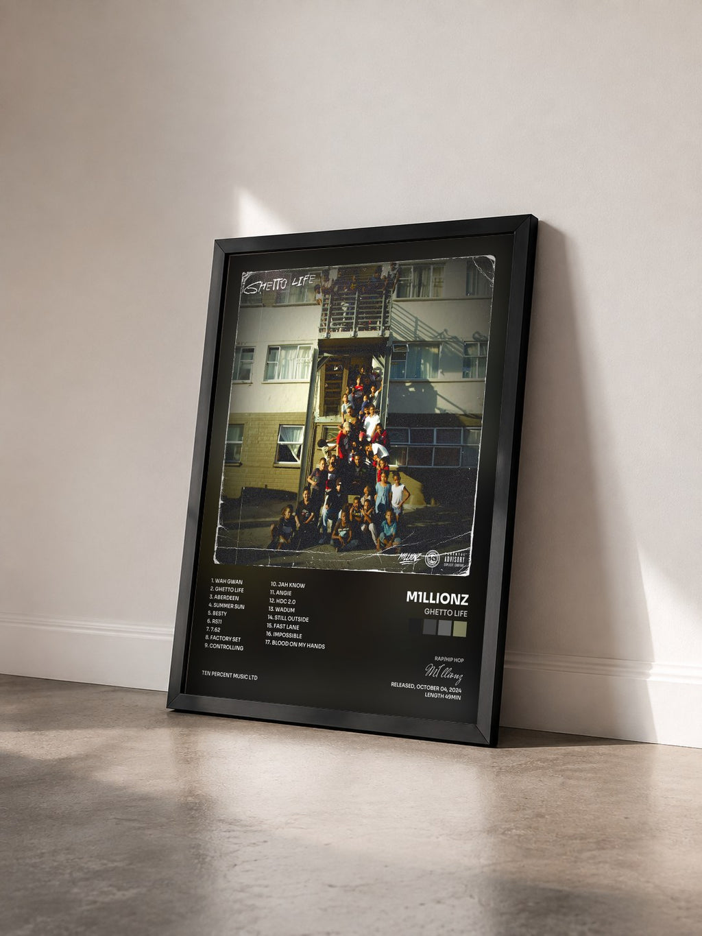 #noir Tableau de l'album Ghetto Life de M1llionz vu de trois quarts, cadre noir