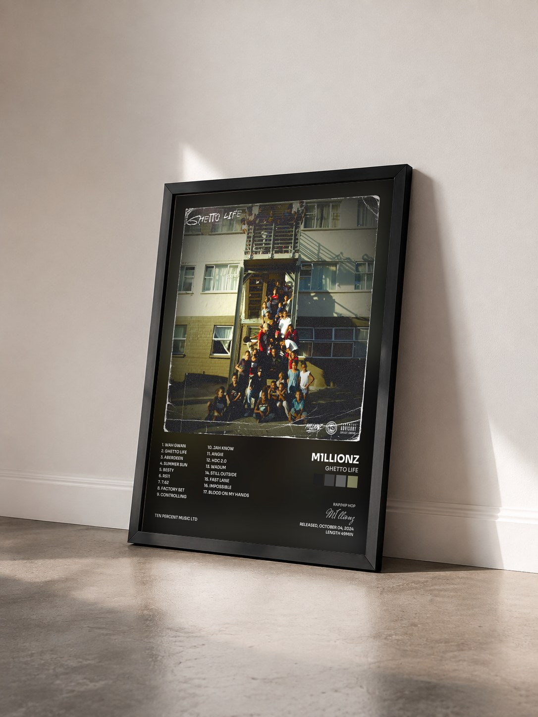#noir Tableau de l'album Ghetto Life de M1llionz vu de trois quarts, cadre noir