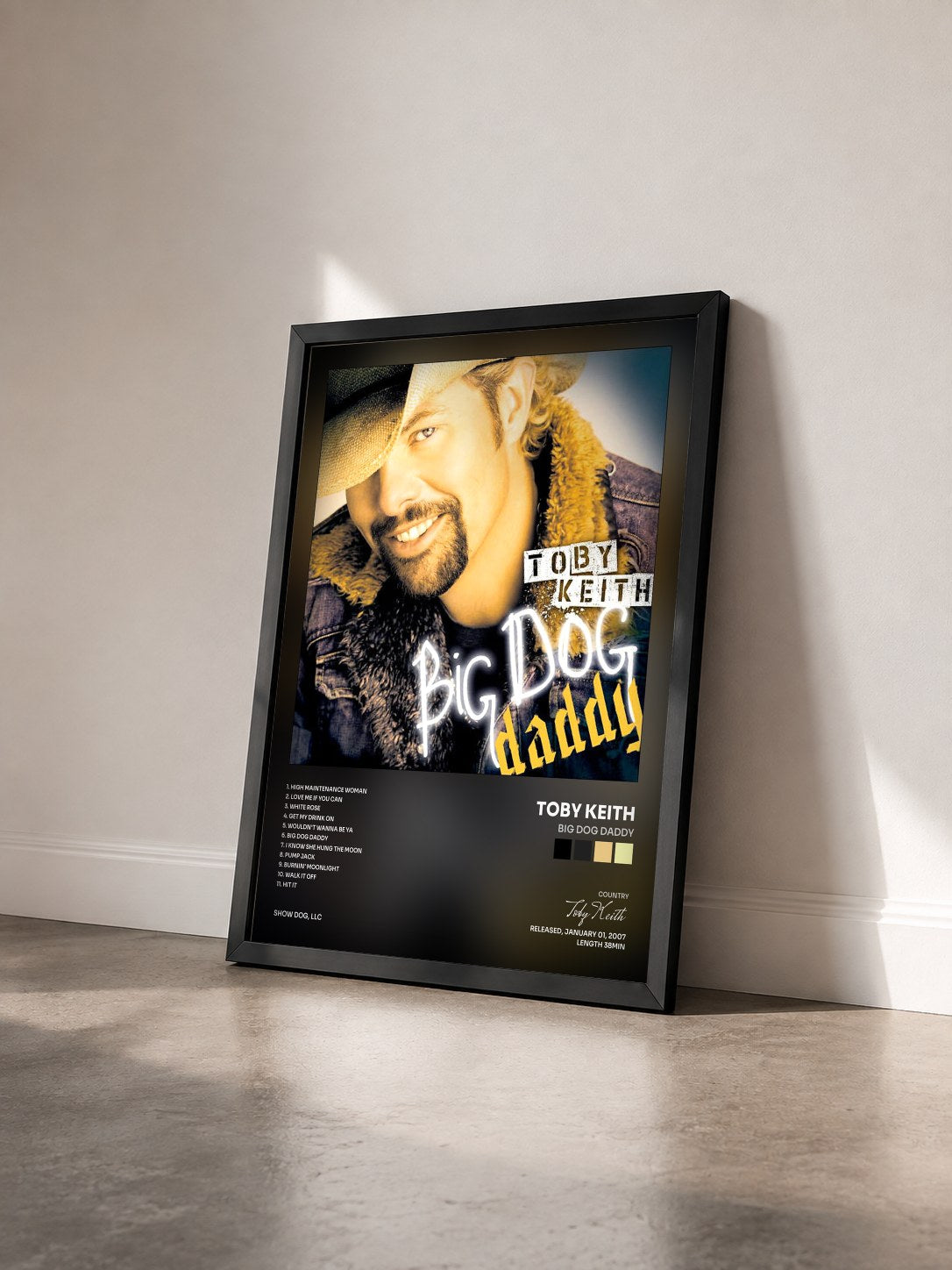 #noir Tableau de l'album Big Dog Daddy de Toby Keith vu de trois quarts, cadre noir