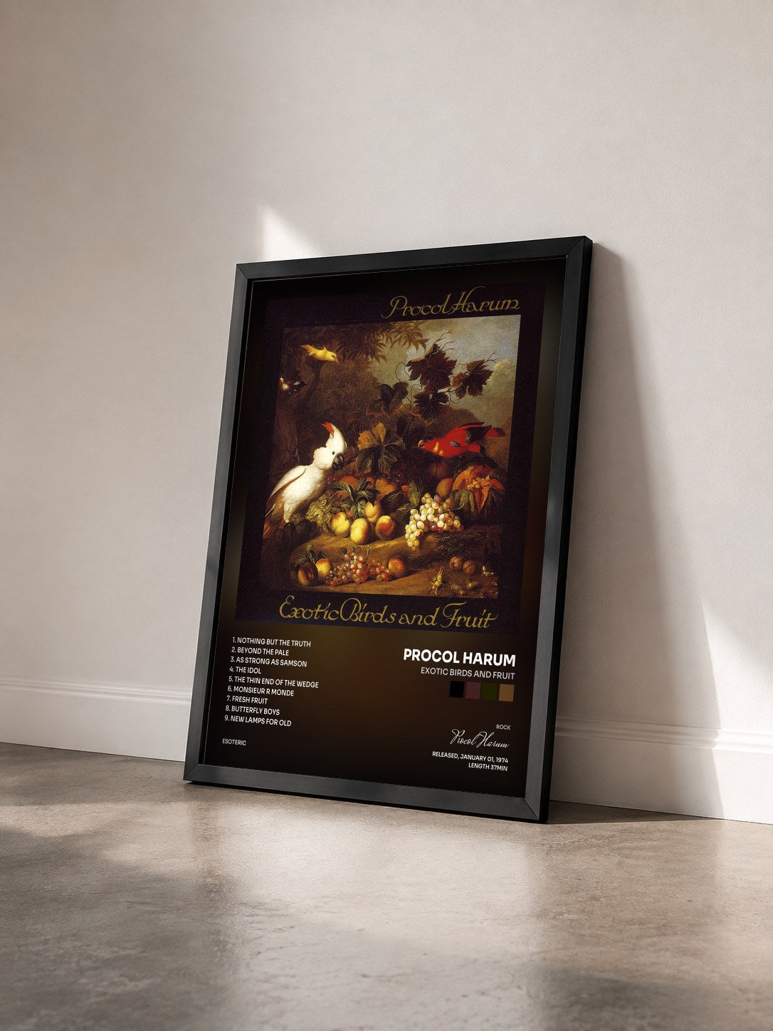 #noir Tableau de l'album Exotic Birds and Fruit de Procol Harum vu de trois quarts, cadre noir