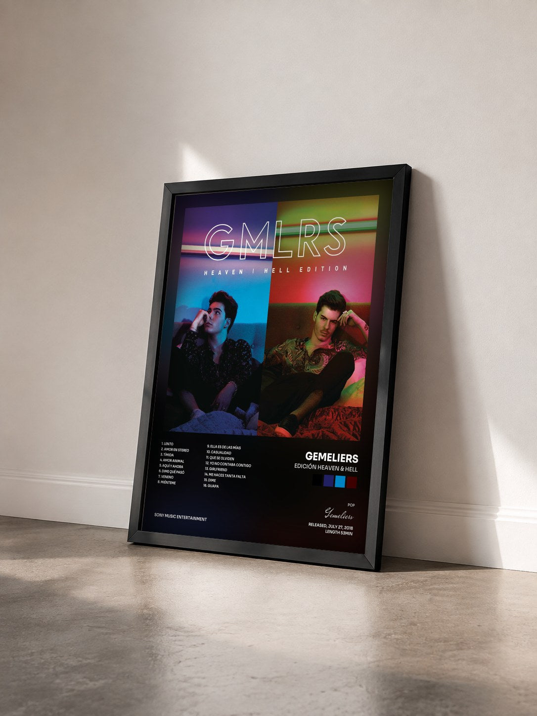 #noir Tableau de l'album Edición HEAVEN & HELL de Gemeliers vu de trois quarts, cadre noir