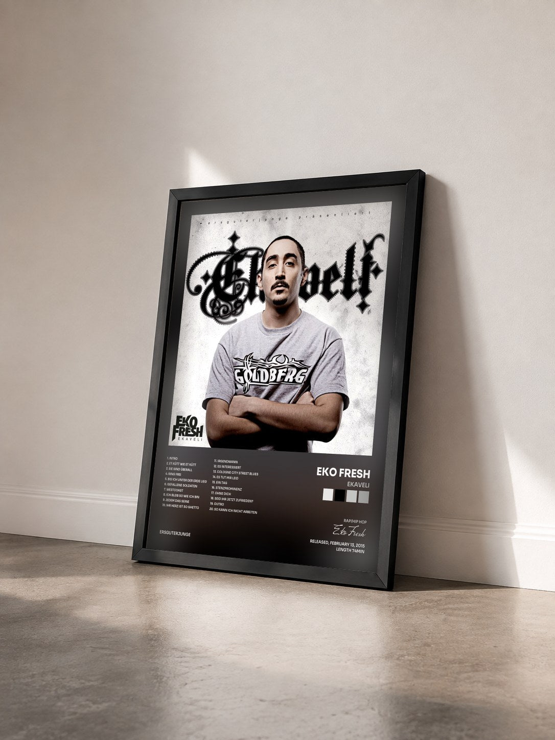 #noir Tableau de l'album Ekaveli de Eko Fresh vu de trois quarts, cadre noir