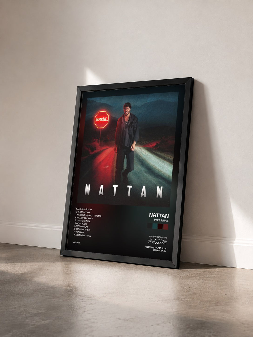 #noir Tableau de l'album Imparável de NATTAN vu de trois quarts, cadre noir