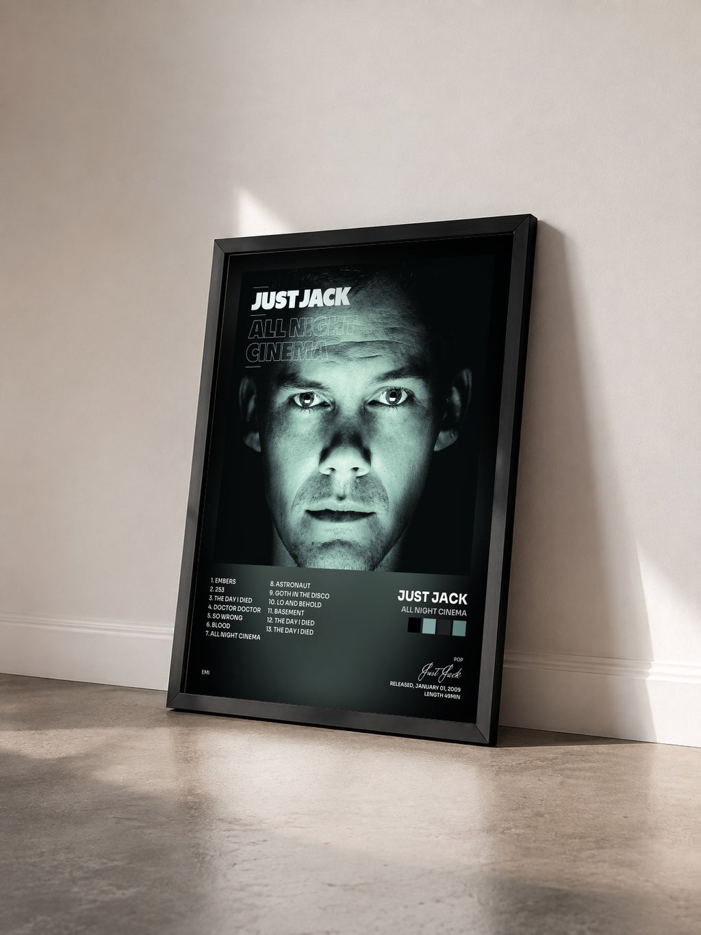 #noir Tableau de l'album All Night Cinema de Just Jack vu de trois quarts, cadre noir