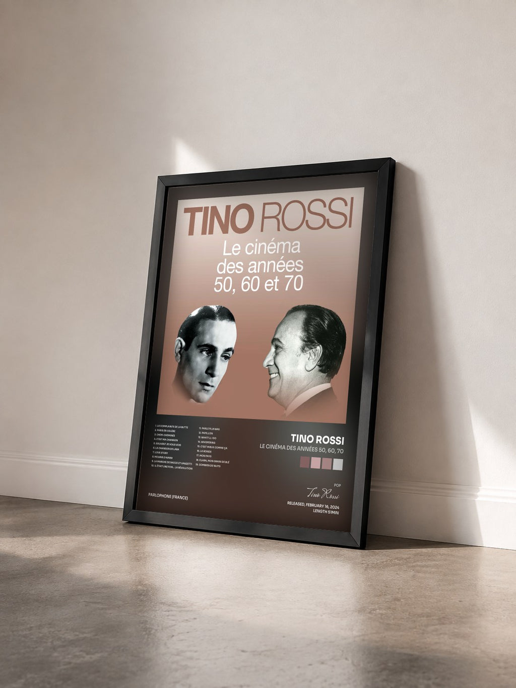 #noir Tableau de l'album Le cinéma des années 50, 60, 70 de Tino Rossi vu de trois quarts, cadre noir