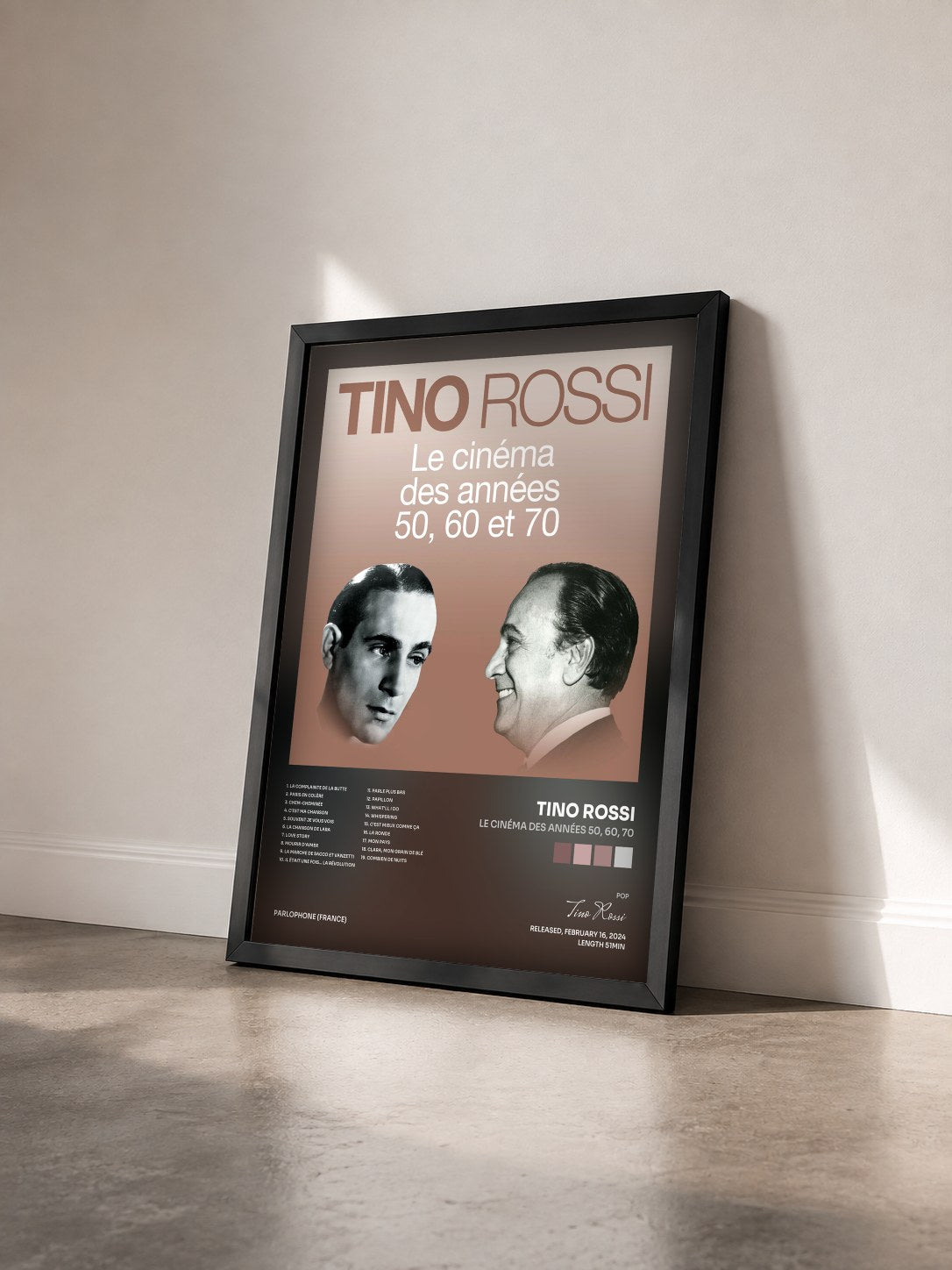 #noir Tableau de l'album Le cinéma des années 50, 60, 70 de Tino Rossi vu de trois quarts, cadre noir