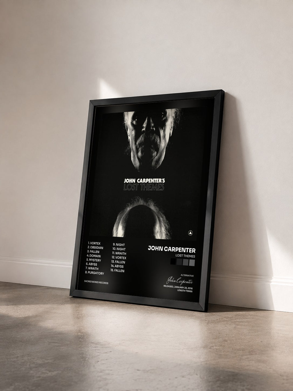 #noir Tableau de l'album Lost Themes de John Carpenter vu de trois quarts, cadre noir