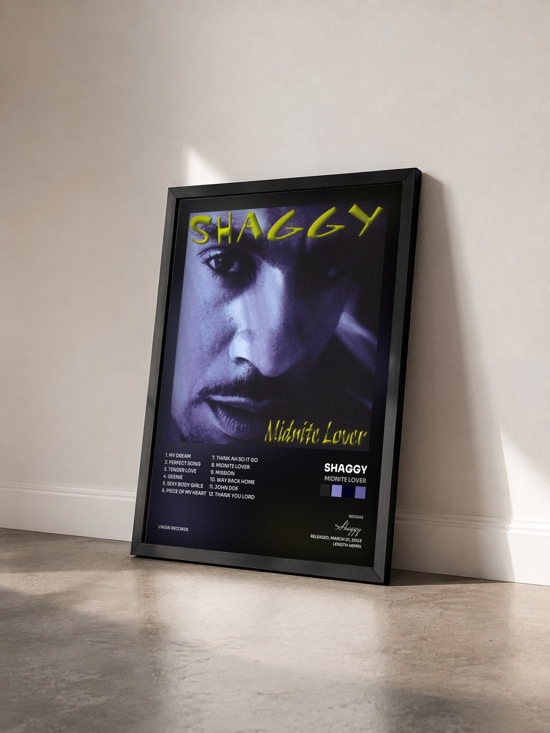 #noir Tableau de l'album Midnite Lover de Shaggy vu de trois quarts, cadre noir