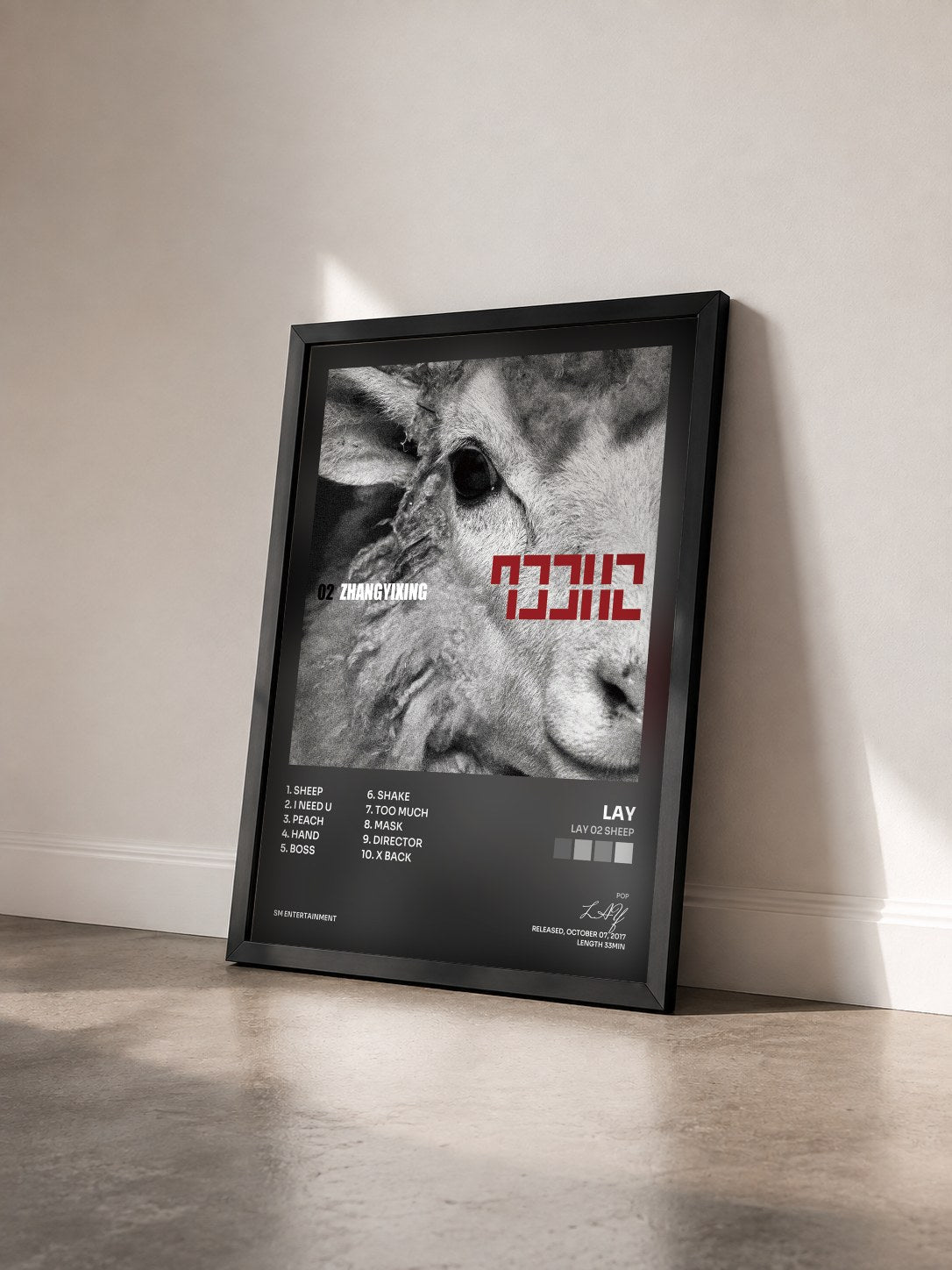 #noir Tableau de l'album LAY 02 SHEEP de LAY vu de trois quarts, cadre noir
