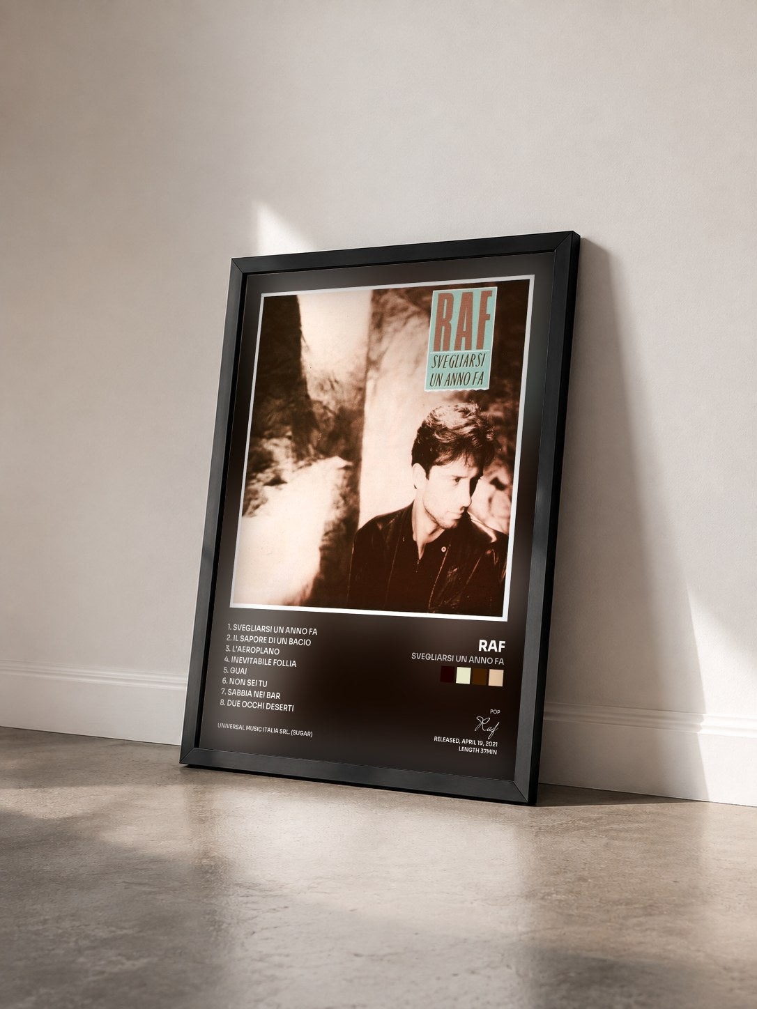 #noir Tableau de l'album Svegliarsi un anno fa de Raf vu de trois quarts, cadre noir