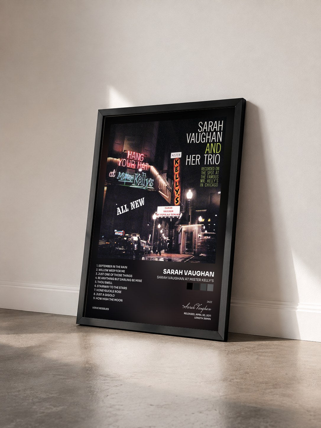 #noir Tableau de l'album Sarah Vaughan At Mister Kelly's de Sarah Vaughan vu de trois quarts, cadre noir