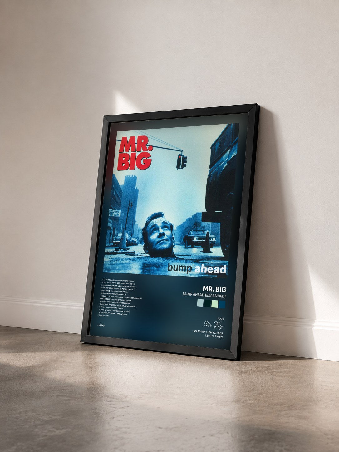 #noir Tableau de l'album Bump Ahead [Expanded] de Mr. Big vu de trois quarts, cadre noir