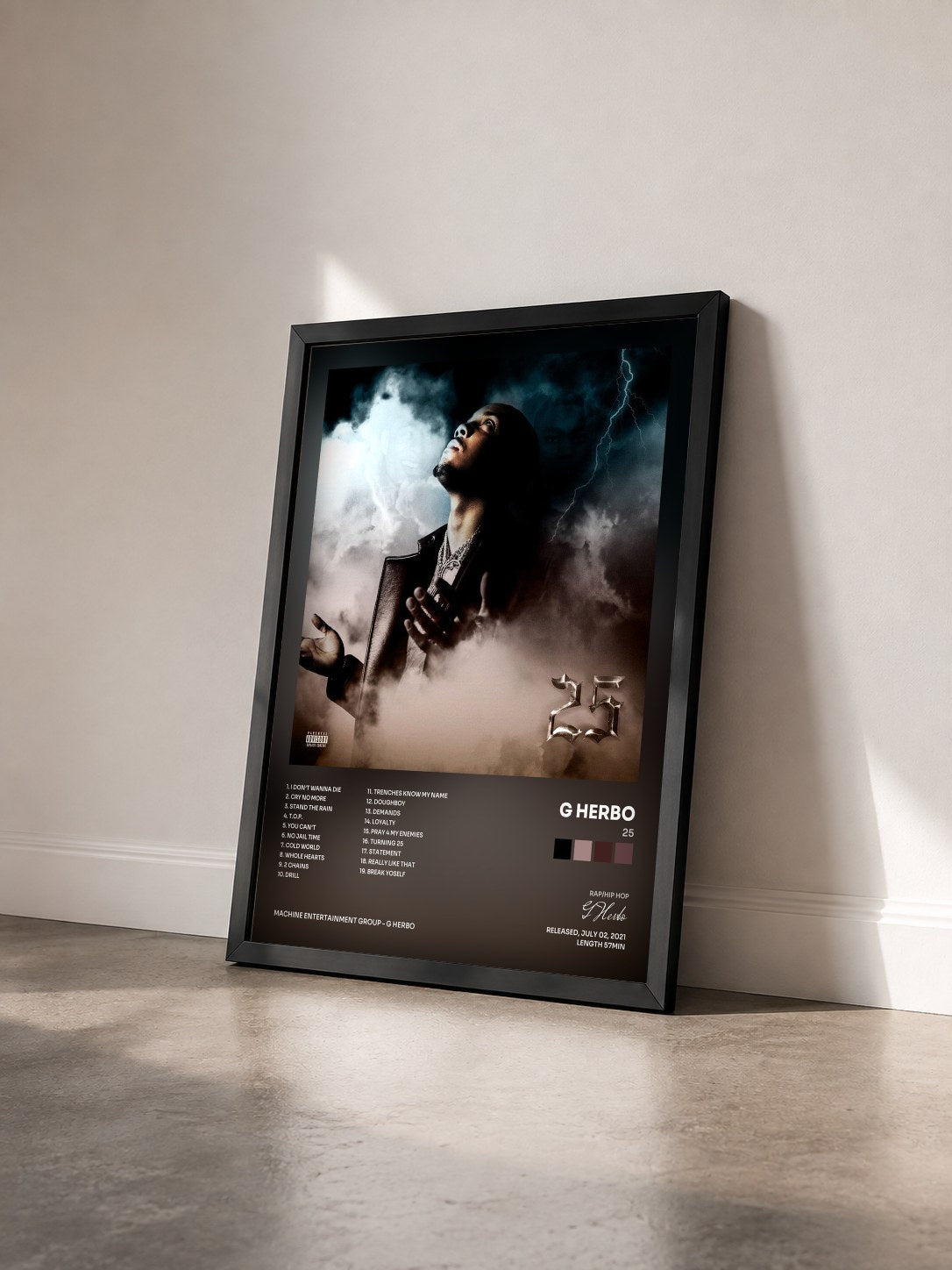 #noir Tableau de l'album 25 de G Herbo vu de trois quarts, cadre noir
