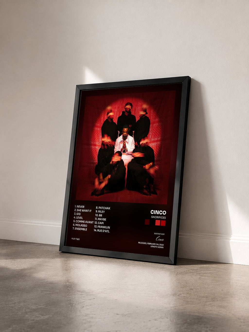 #noir Tableau de l'album Sacrifices de Cinco vu de trois quarts, cadre noir