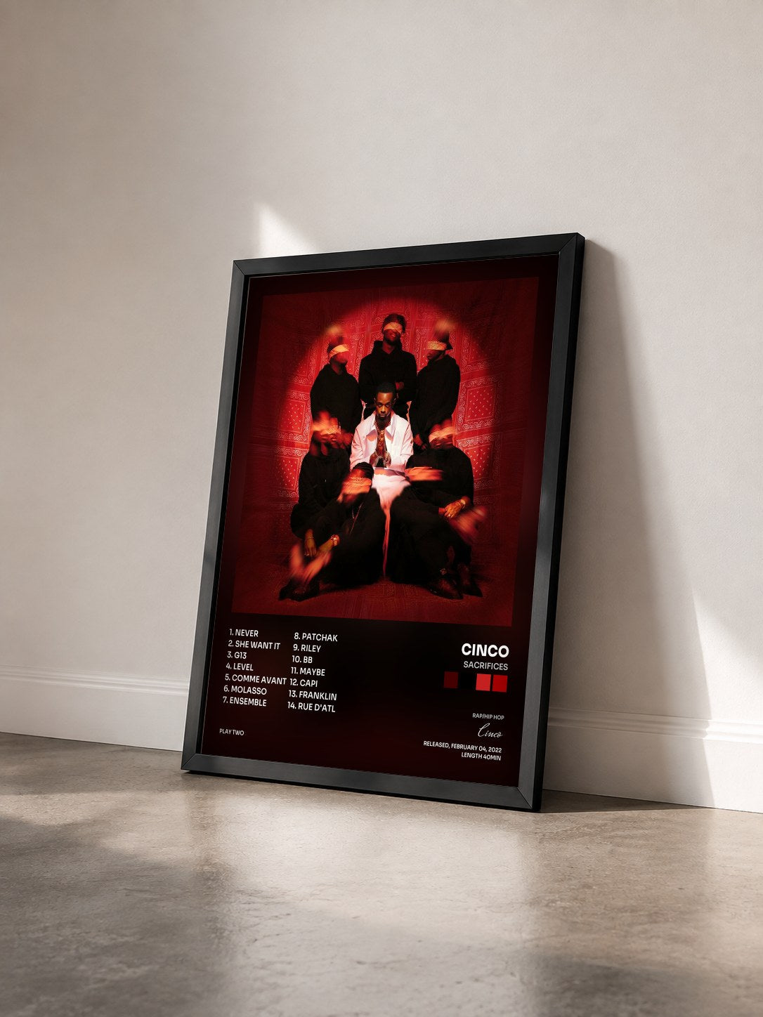 #noir Tableau de l'album Sacrifices de Cinco vu de trois quarts, cadre noir