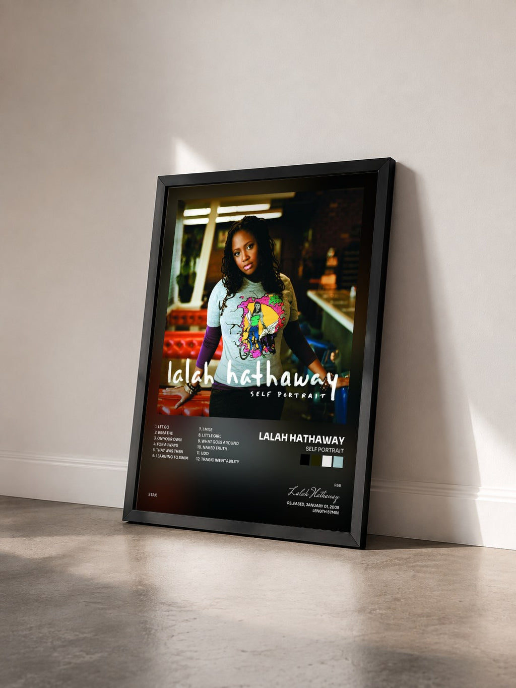 #noir Tableau de l'album Self Portrait de Lalah Hathaway vu de trois quarts, cadre noir
