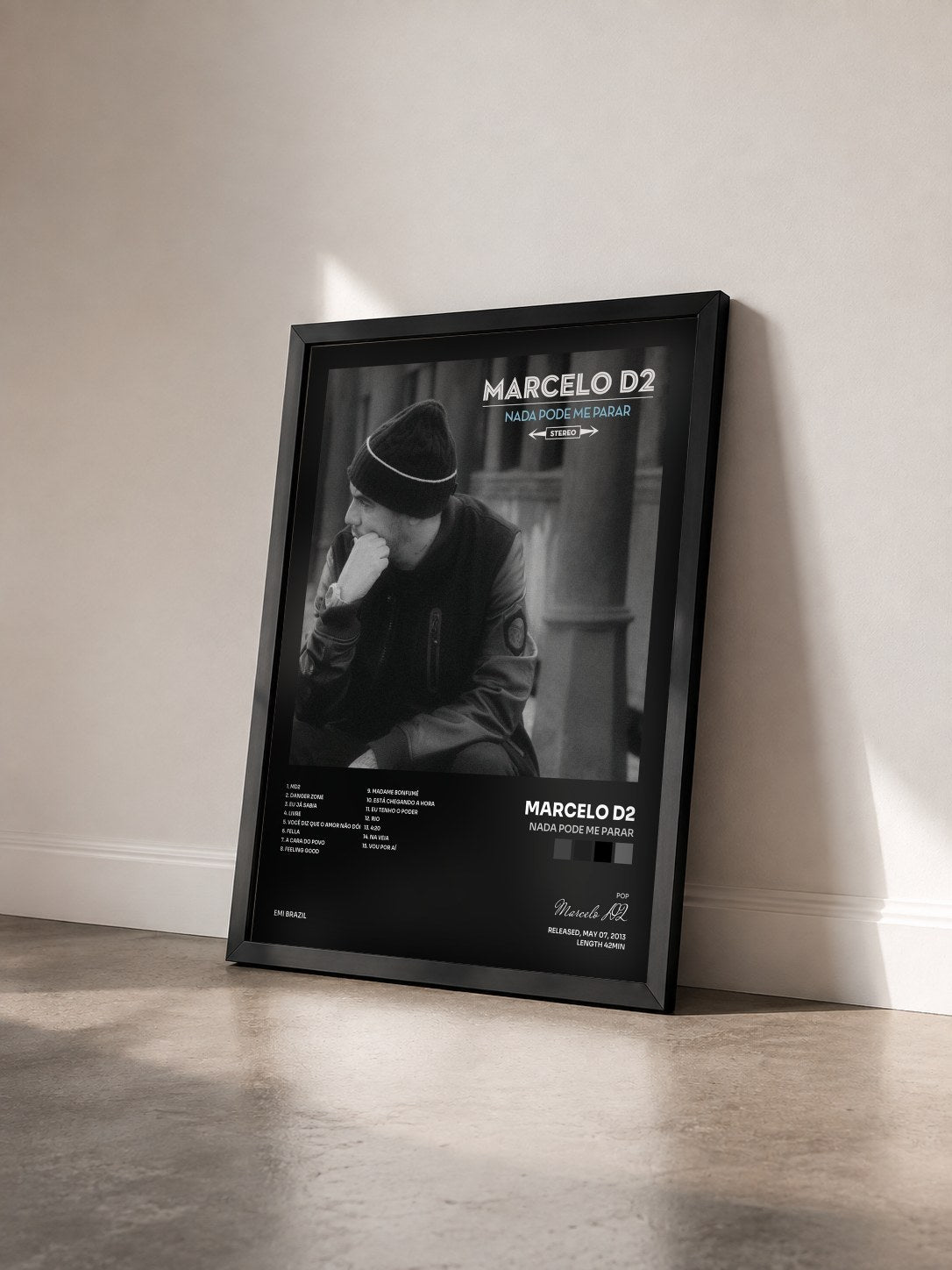 #noir Tableau de l'album Nada Pode Me Parar de Marcelo D2 vu de trois quarts, cadre noir