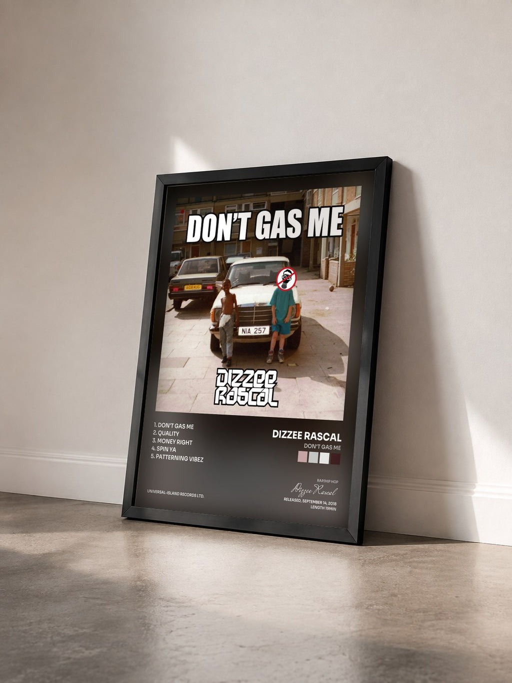 #noir Tableau de l'album Don't Gas Me de Dizzee Rascal vu de trois quarts, cadre noir