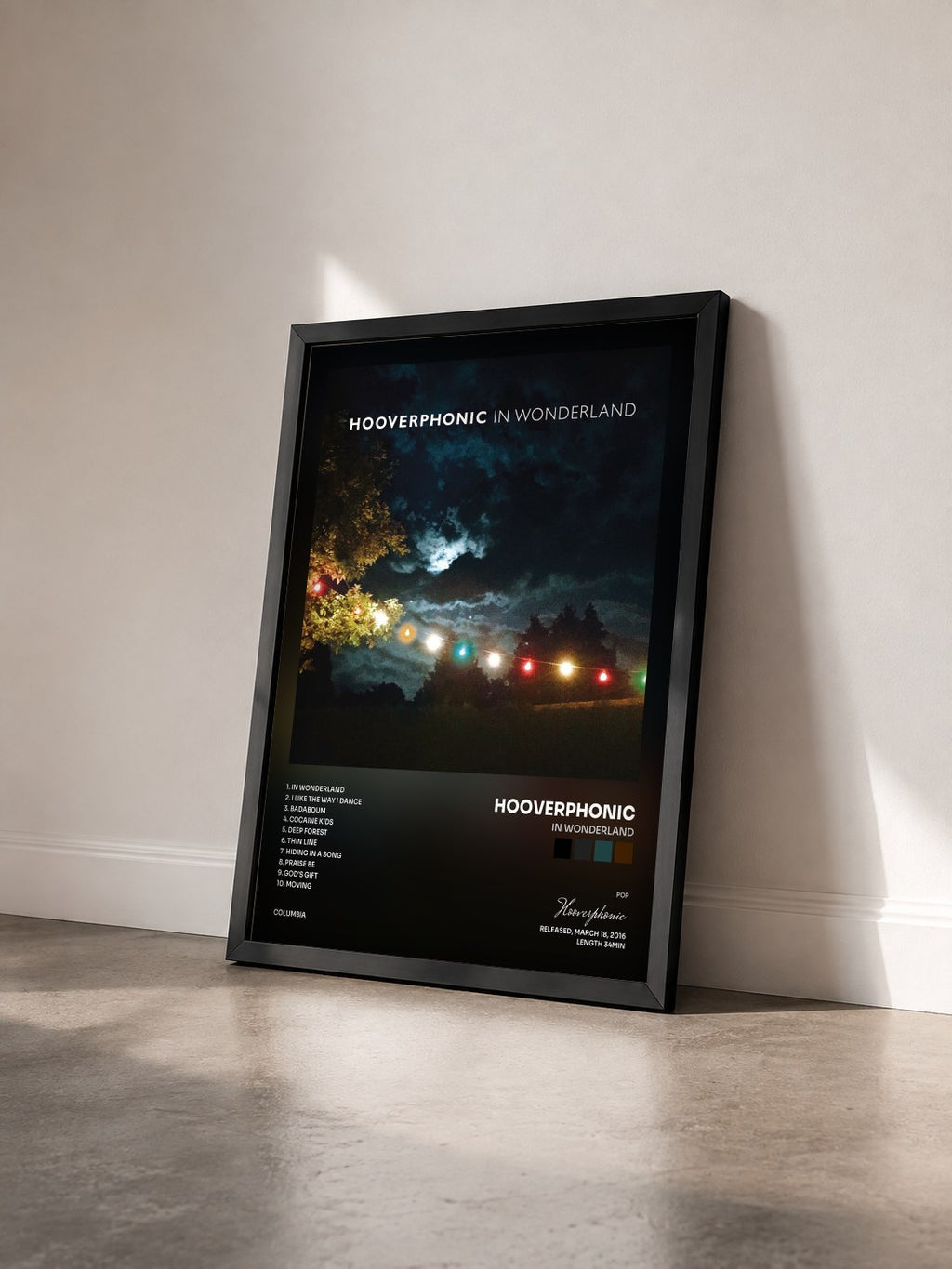 #noir Tableau de l'album In Wonderland de Hooverphonic vu de trois quarts, cadre noir